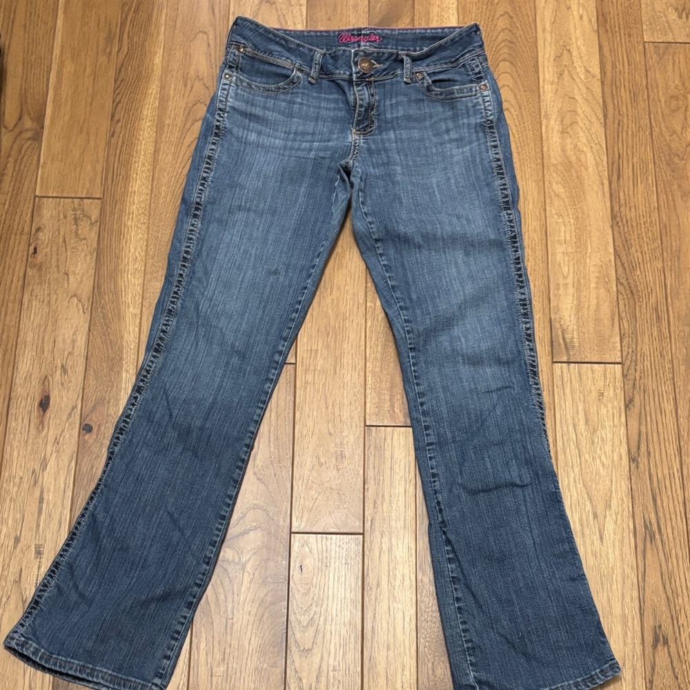 Classic Women’s Wrangler Boot Cut Jeans